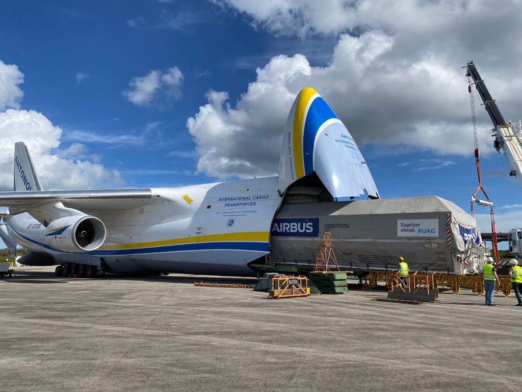 Antonov An-124. Así son los aviones de carga más grandes del mundo